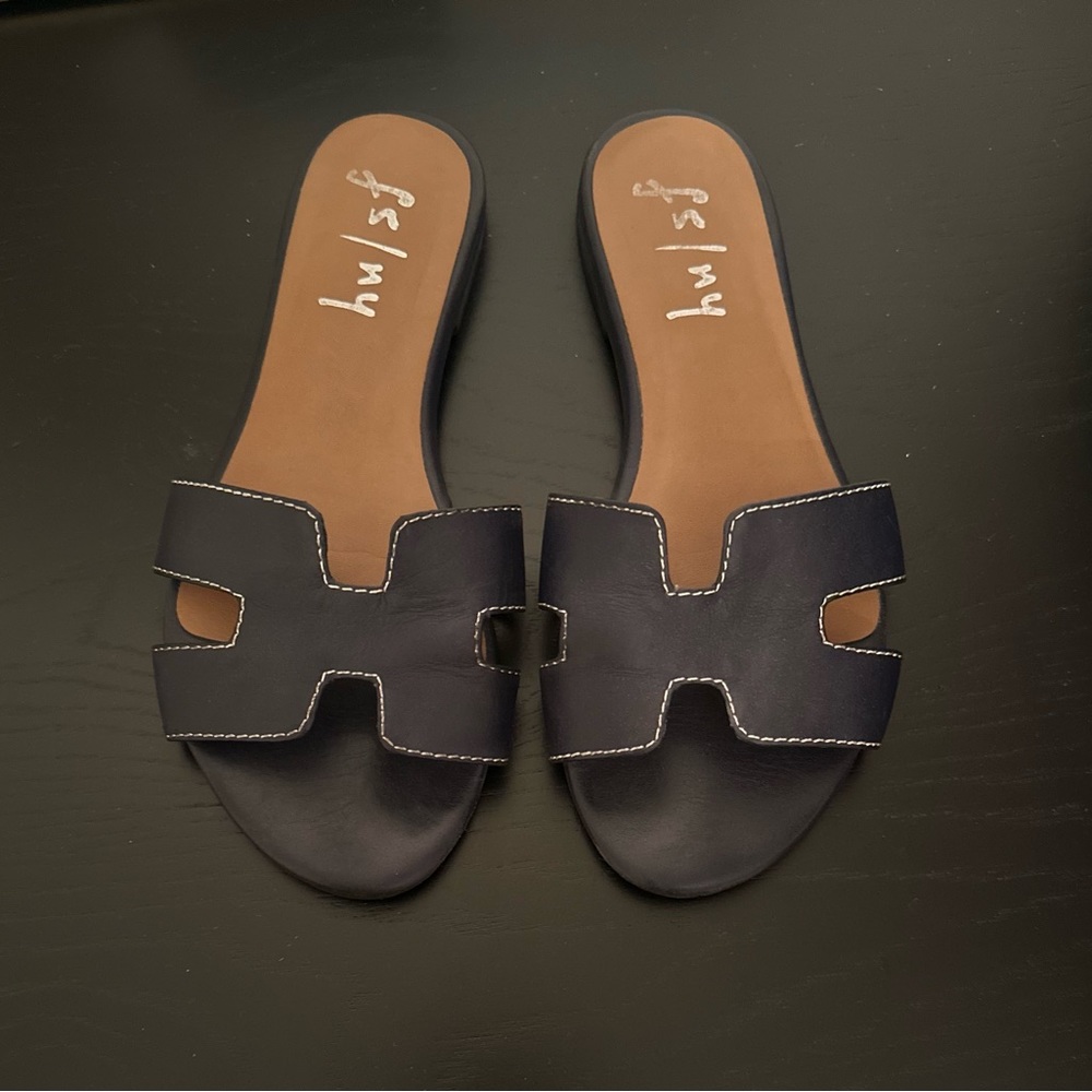 French Sole “alibi” sandal, navy size 8